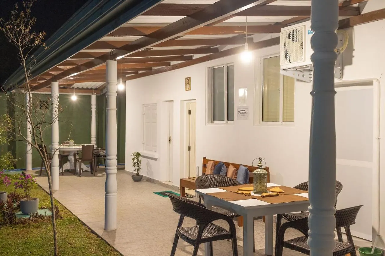 Bohemian Villa - Negombo Hotel