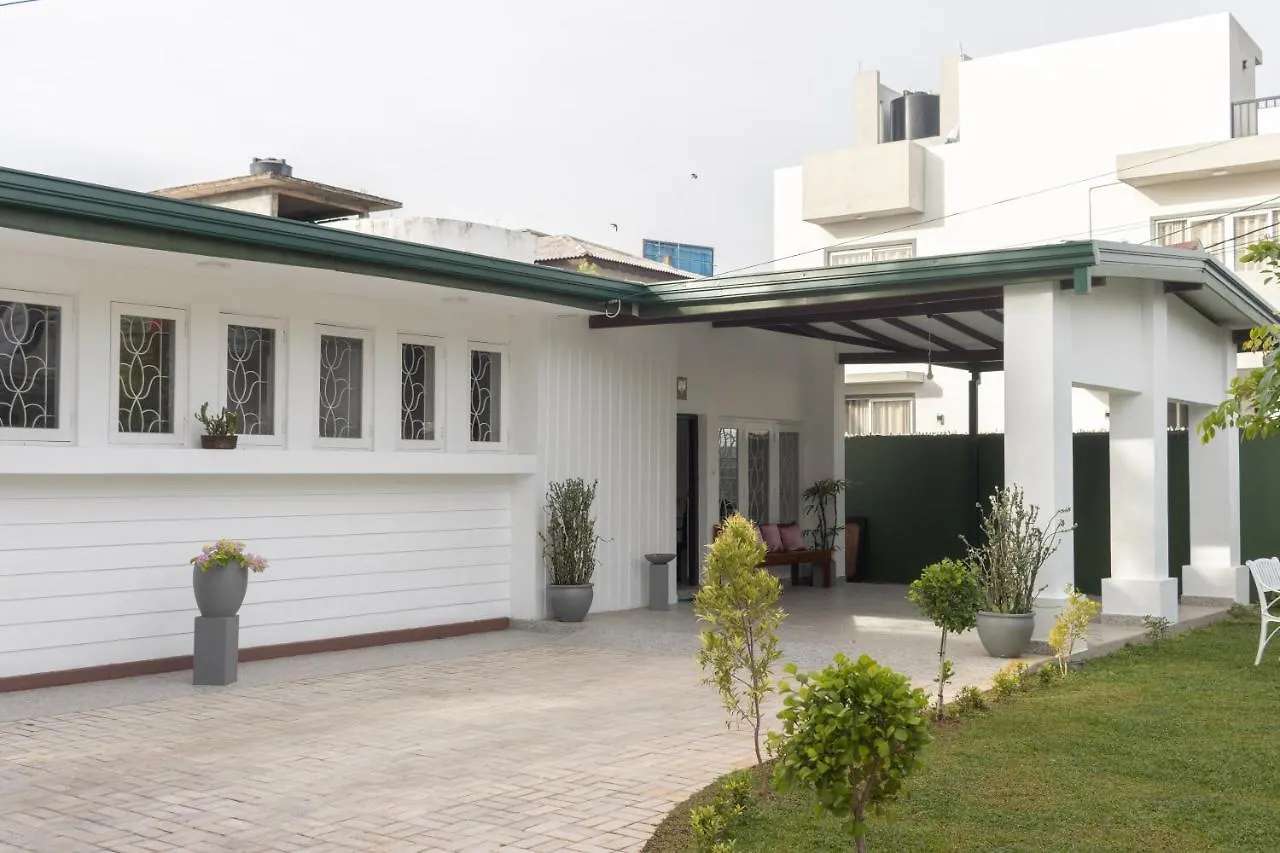 Bohemian Villa - Negombo Hotel